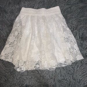 Lace hollister skirt